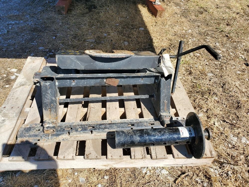 Draw-Tite 5th Wheel Hitch & Straight Coupler BigIron Auctions