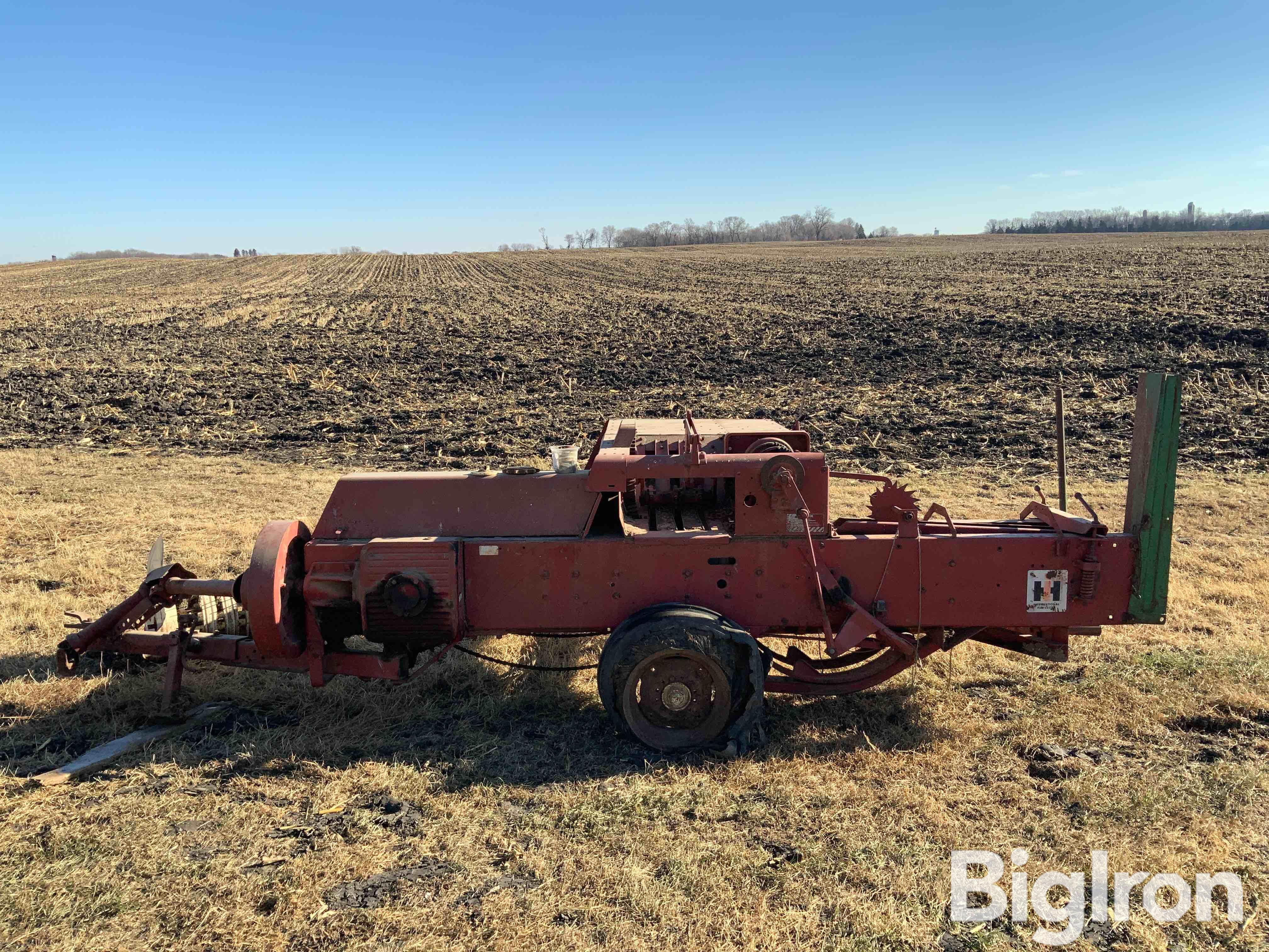 International 430 Small Square Baler BigIron Auctions   International430widget E5ef5967d3354df286c3b08e7ea1d75f 