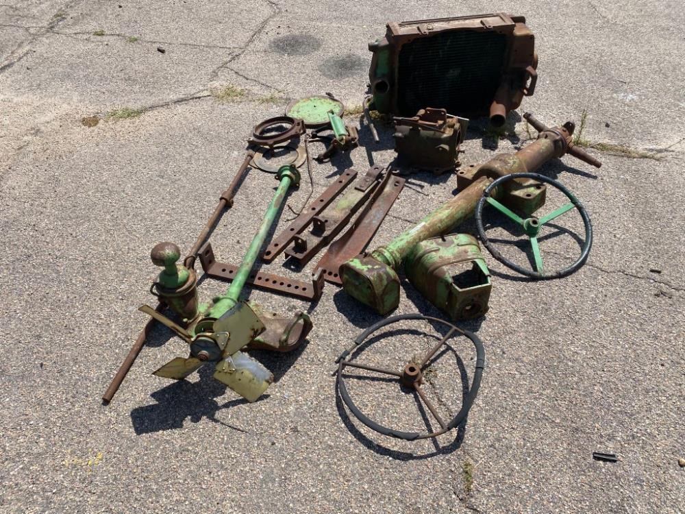 John Deere A Assorted Tractor Parts BigIron Auctions