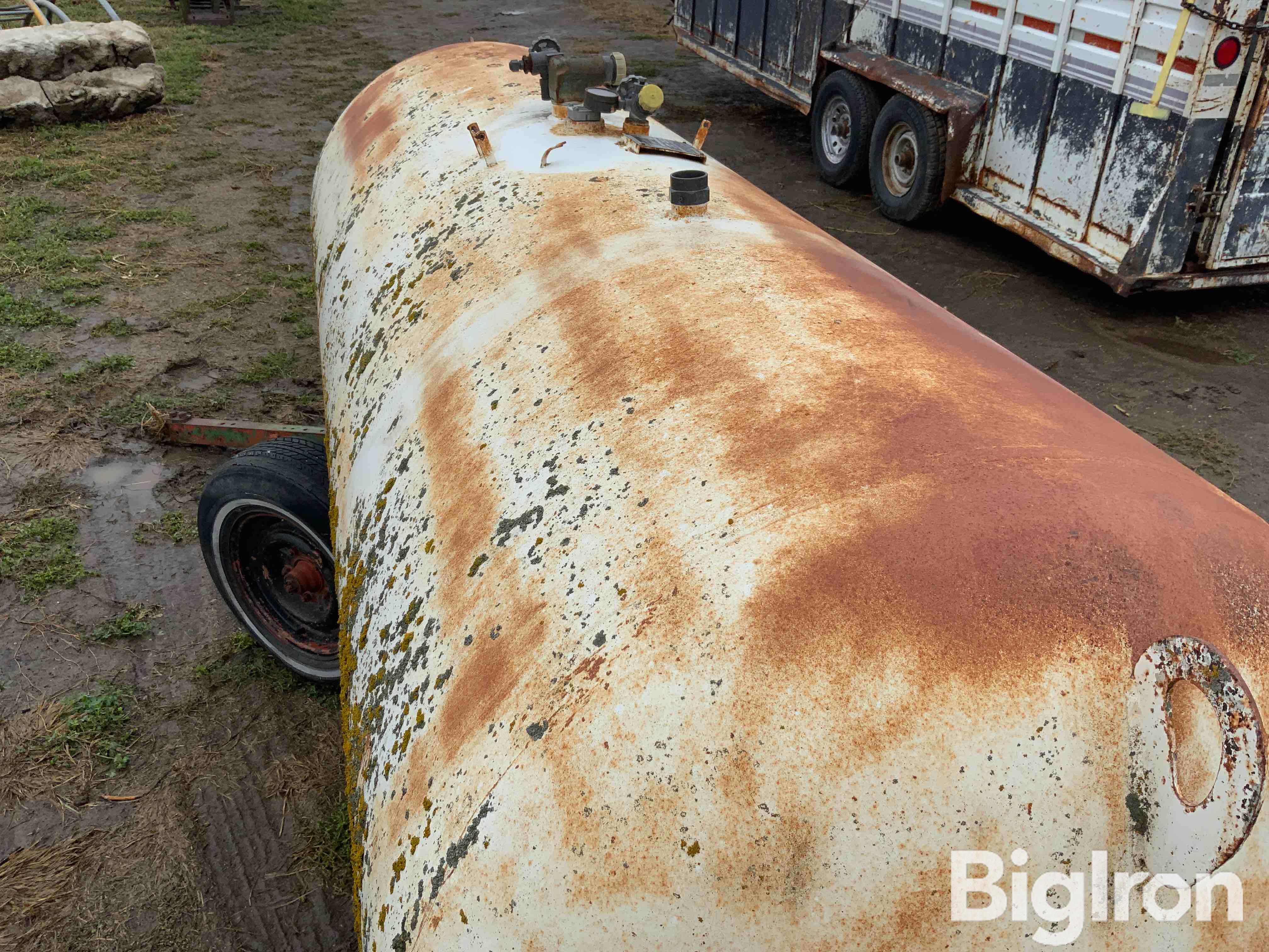 500 Gallon Propane Tank BigIron Auctions   500gallonpropanetank 36 0319fdbad17145409a01dd64869746d6 