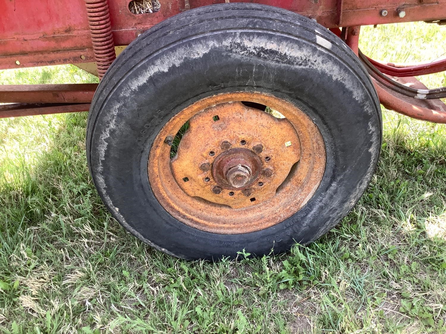 New Holland Super Hayliner 68 Small Square Baler BigIron Auctions