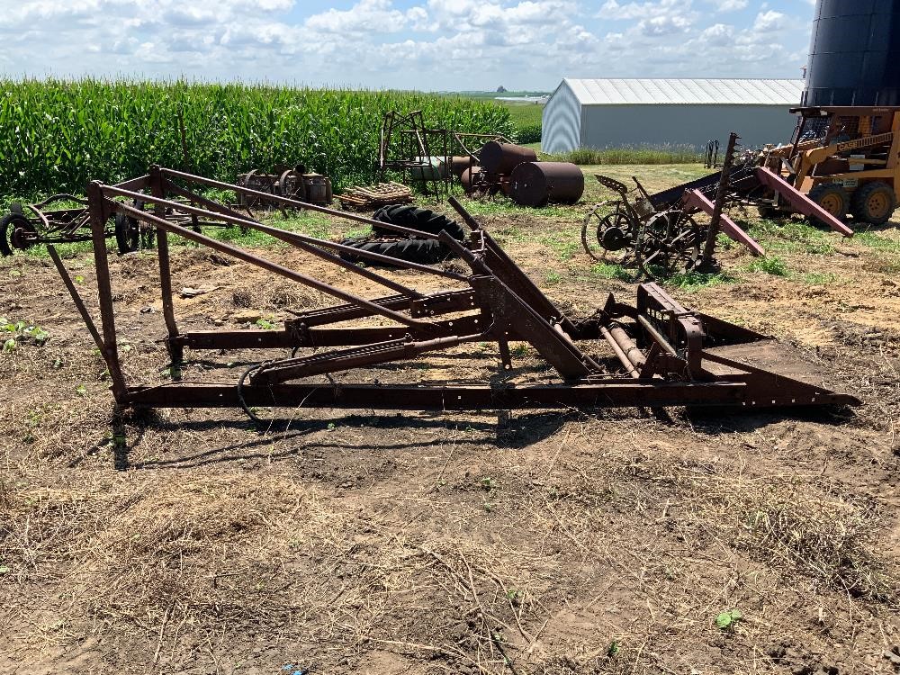 International Trip Bucket Tractor Loader BigIron Auctions