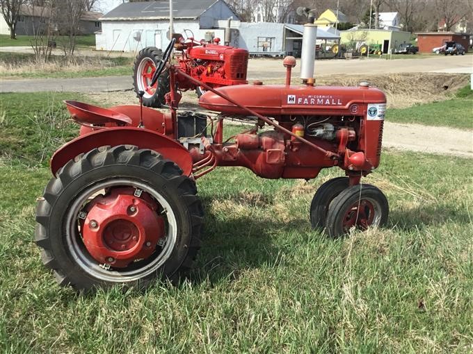 1945 Farmall B 2WD Tractor BigIron Auctions