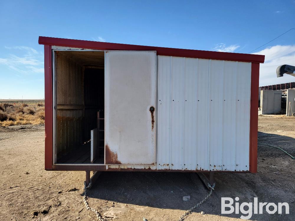 hog-hut-farrowing-house-osborne-livestock-equipment