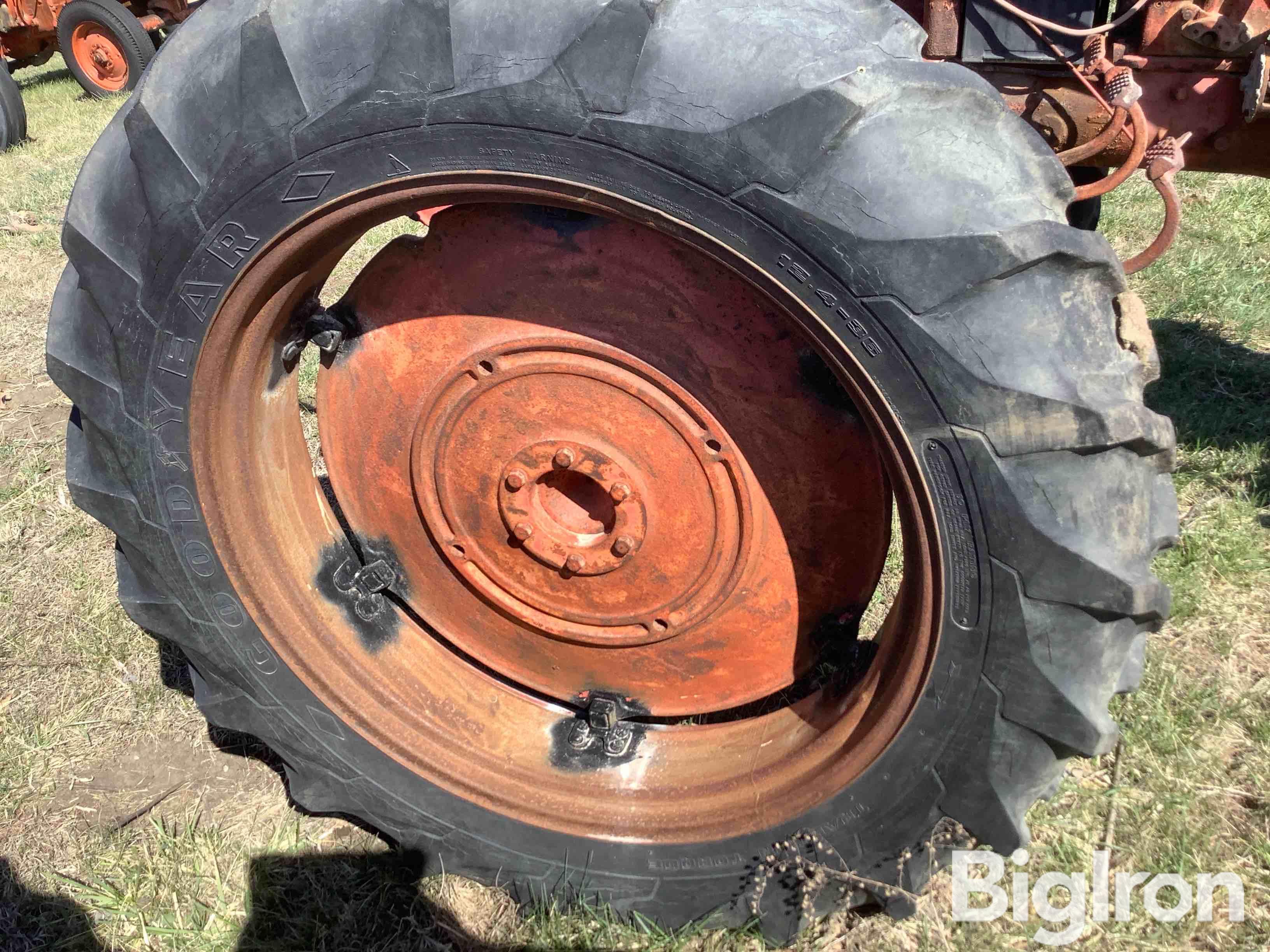 Farmall 100 Hi Clear 2WD Tractor BigIron Auctions