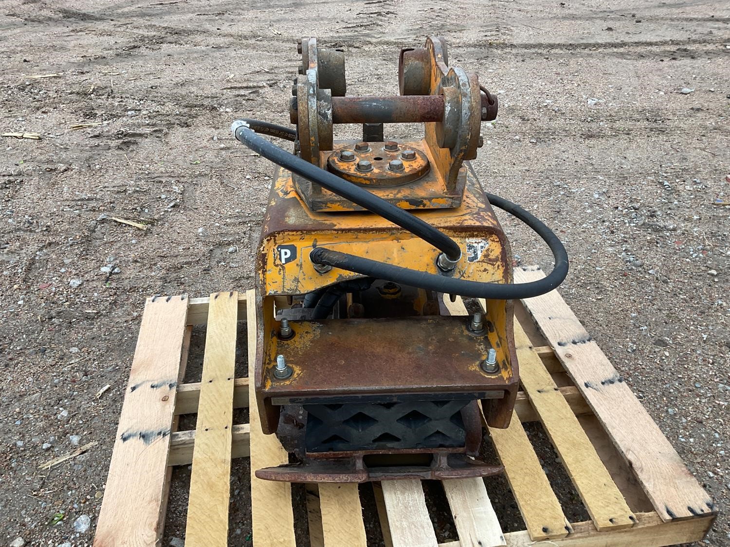 BTI 90S Hydraulic Plate Packer Backhoe Attachment BigIron Auctions