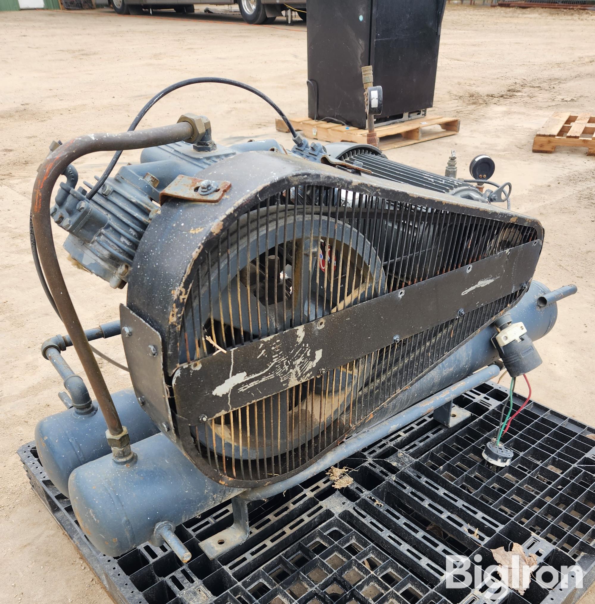 Dayton Speedaire 3z626a Air Compressor Bigiron Auctions