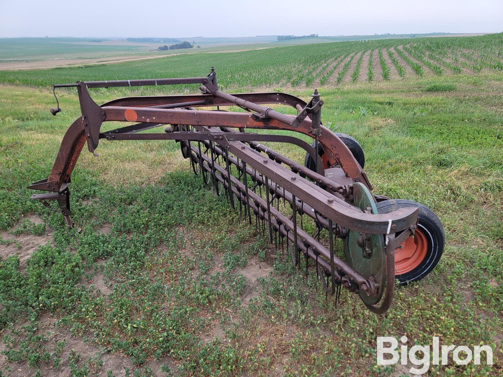 New Idea 402 Hay Rake BigIron Auctions   Noname 29858 547b098e290c44d480c4a87facbae24b 