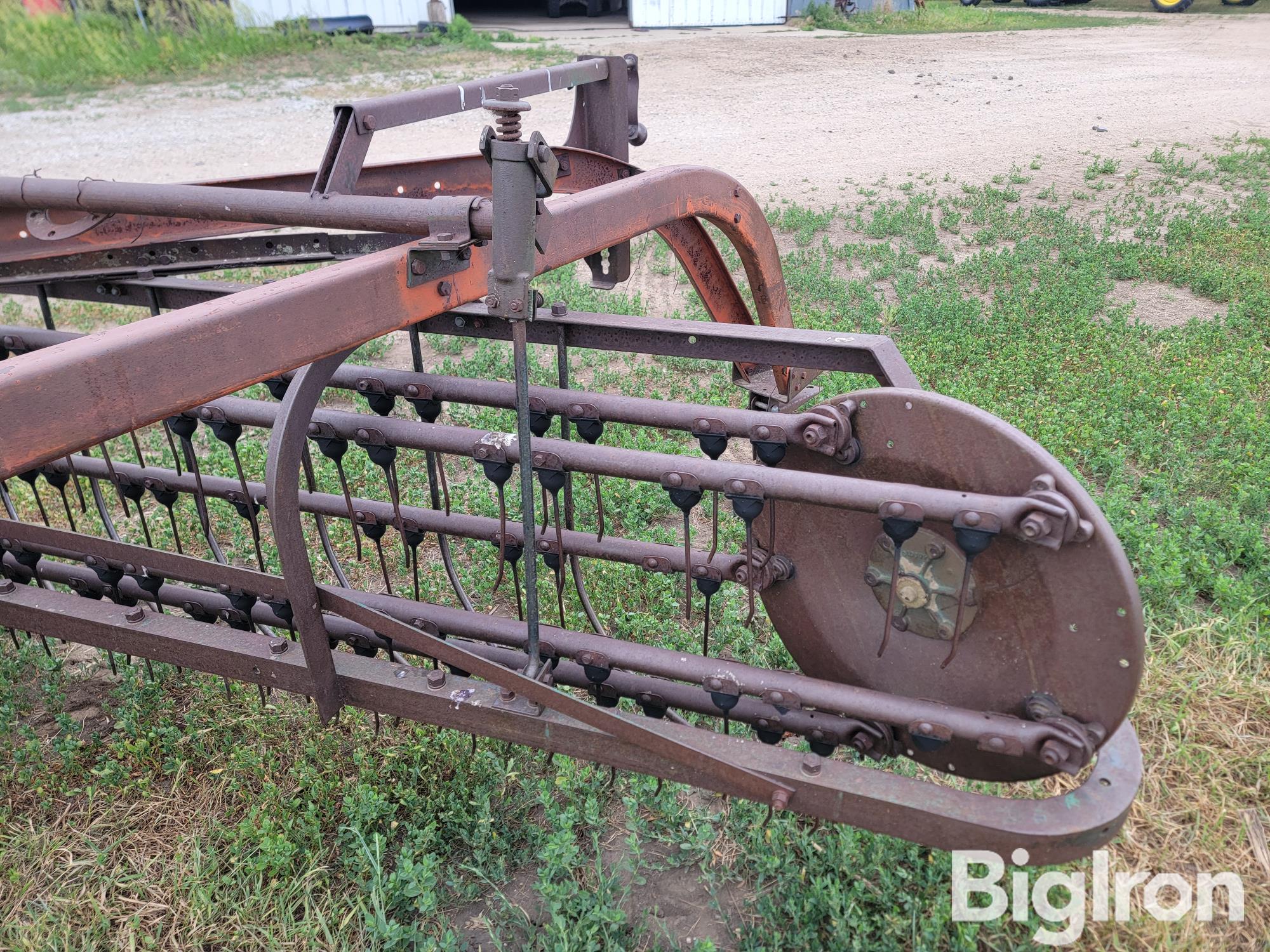 New Idea 402 Hay Rake BigIron Auctions   Noname 29858 A47b1a9962b8479d8bdfa5e1a3c2b6a2 