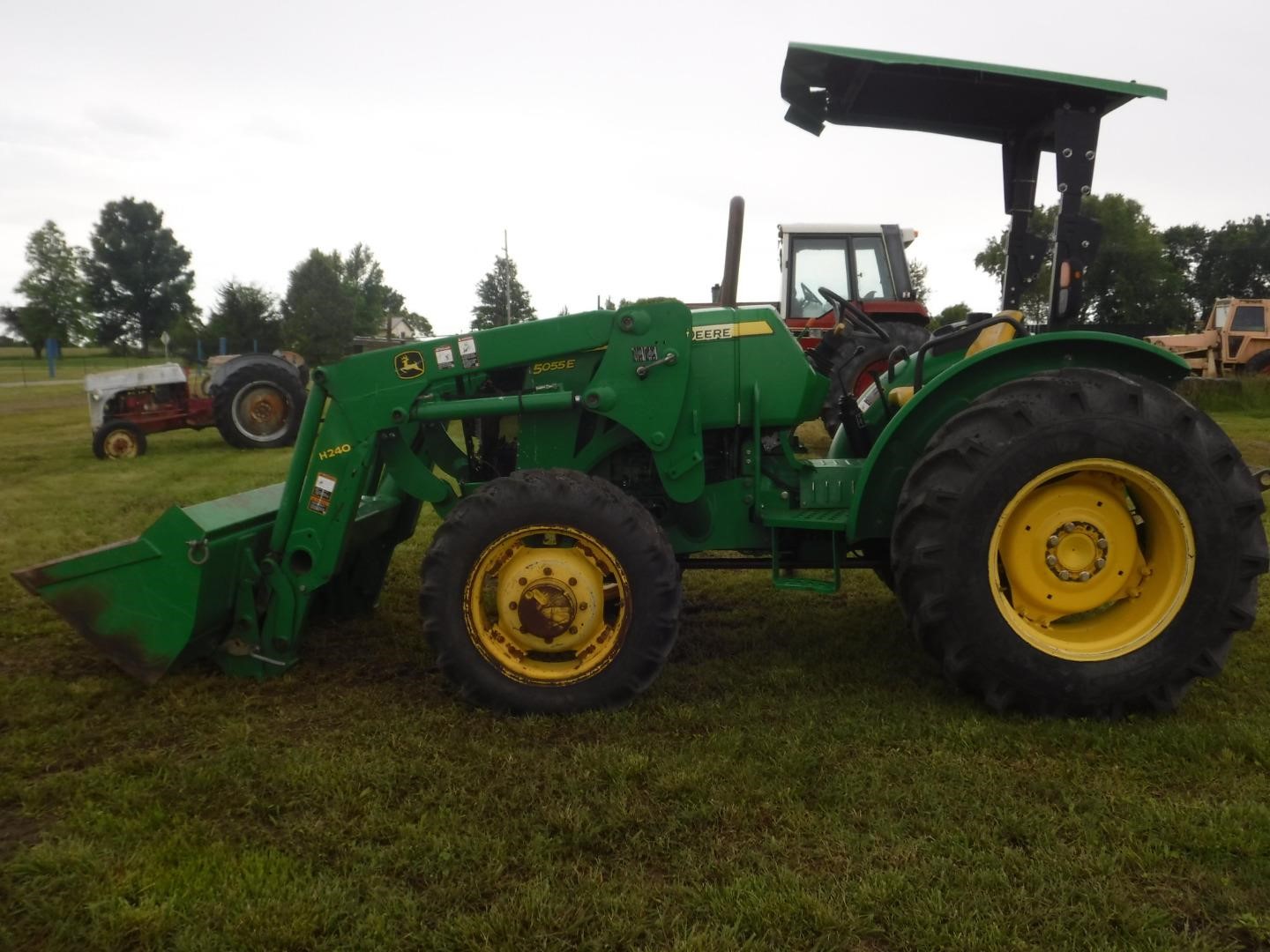 2015 John Deere 5055e Mfwd Tractor W John Deere H240 Loader Bigiron Auctions