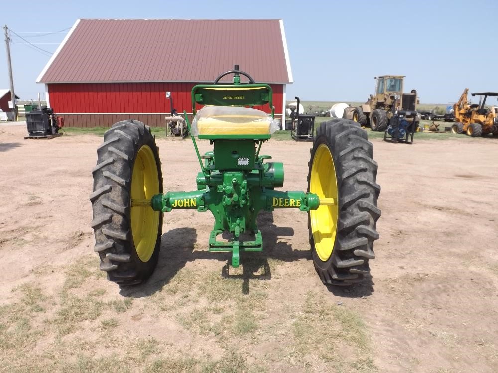 1945 John Deere B Antique 2WD Tractor BigIron Auctions