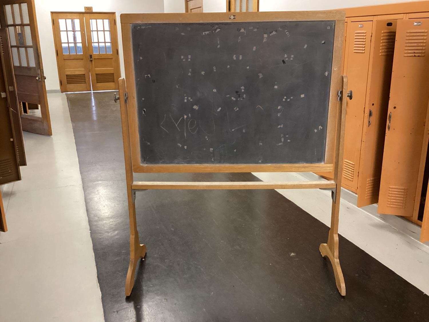 Freestanding Chalkboard & Overhead Projectors BigIron Auctions