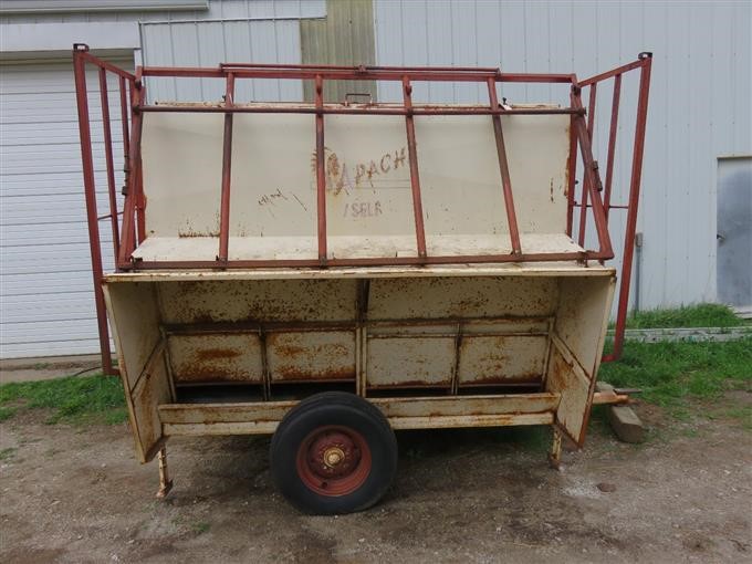 1995 Apache Cf891 Calf Creep Feeder With Gates Bigiron Auctions