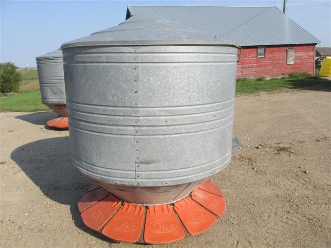 Pax 40 Bu Galvanized Self Feeder BigIron Auctions