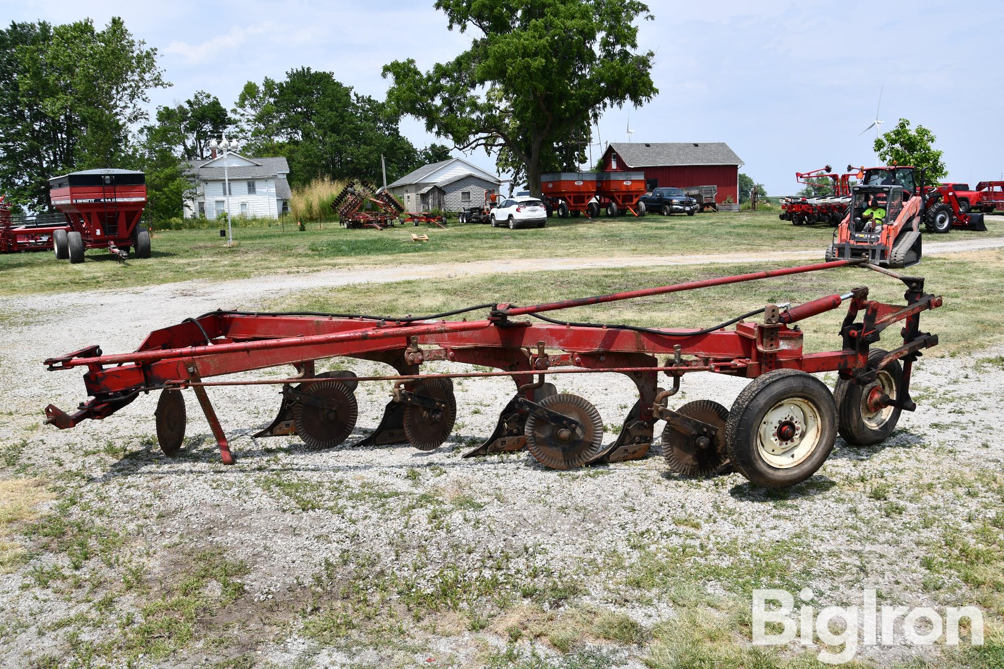 International 710 5-16 Moldboard Plow BigIron Auctions