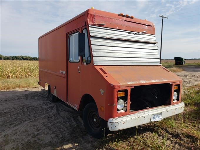 1973 chevy clearance step van