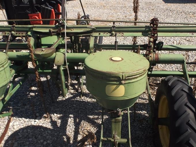 John Deere 494a Planter Bigiron Auctions 0858