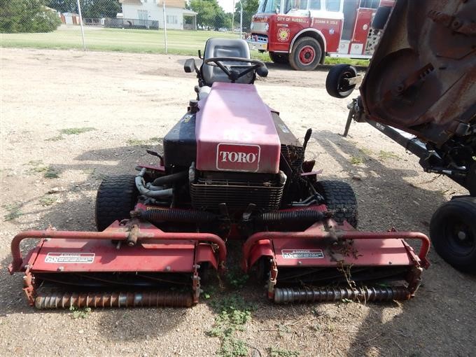 Toro Greensmaster 3100 Self-Propelled Triplex Greens Mowers