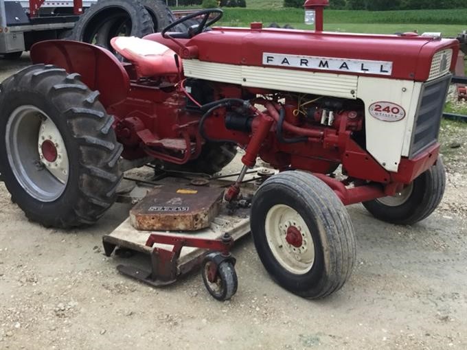 1959 International 240 Utility 2WD Tractor BigIron Auctions