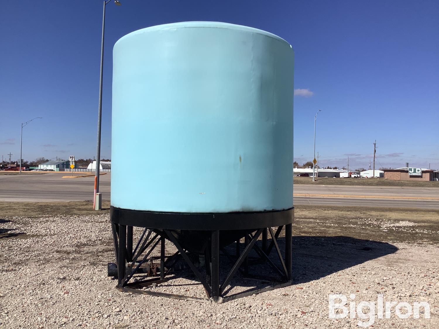 5,550 Gallon Poly Tank BigIron Auctions