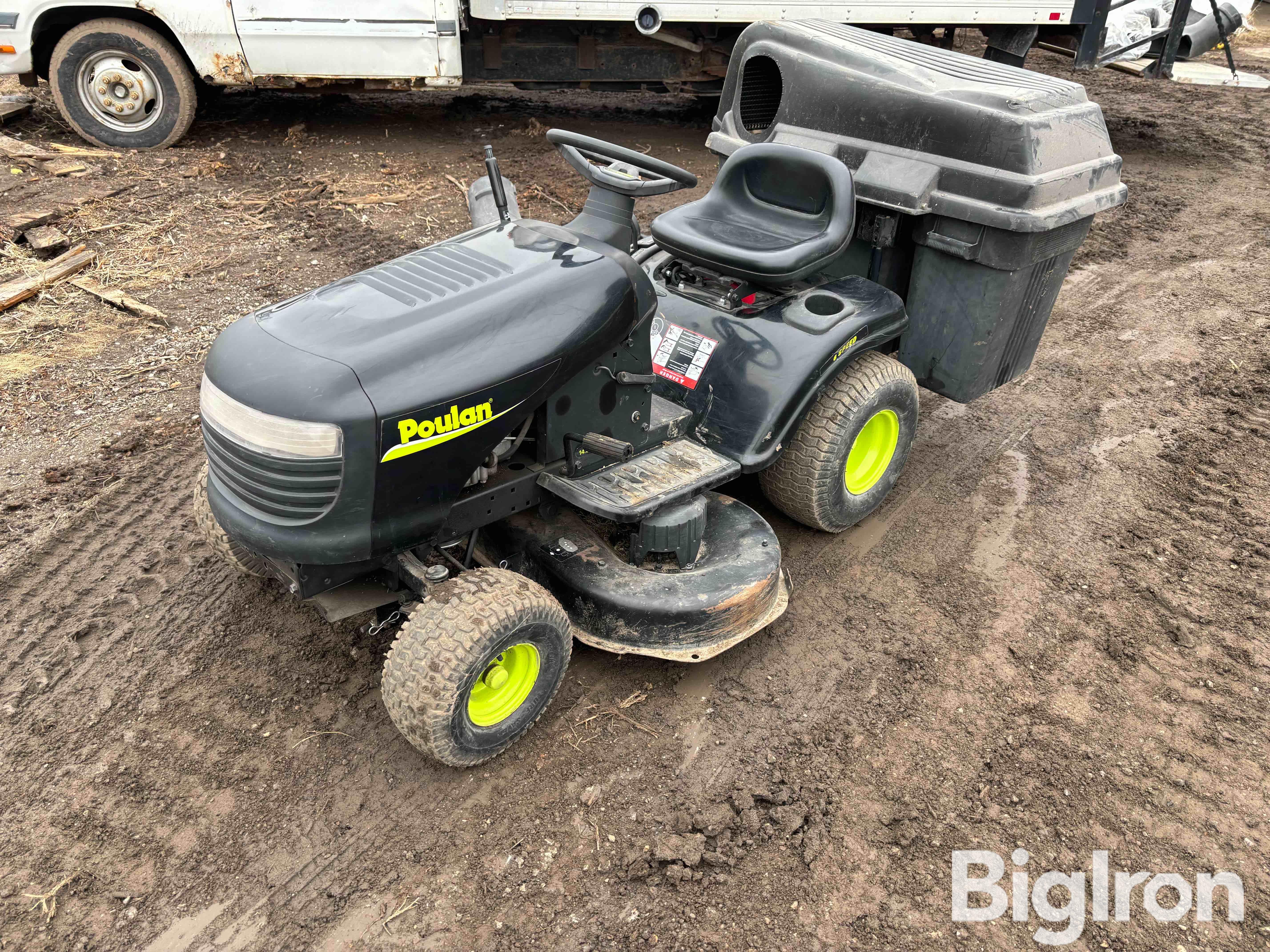 Poulan riding online mower