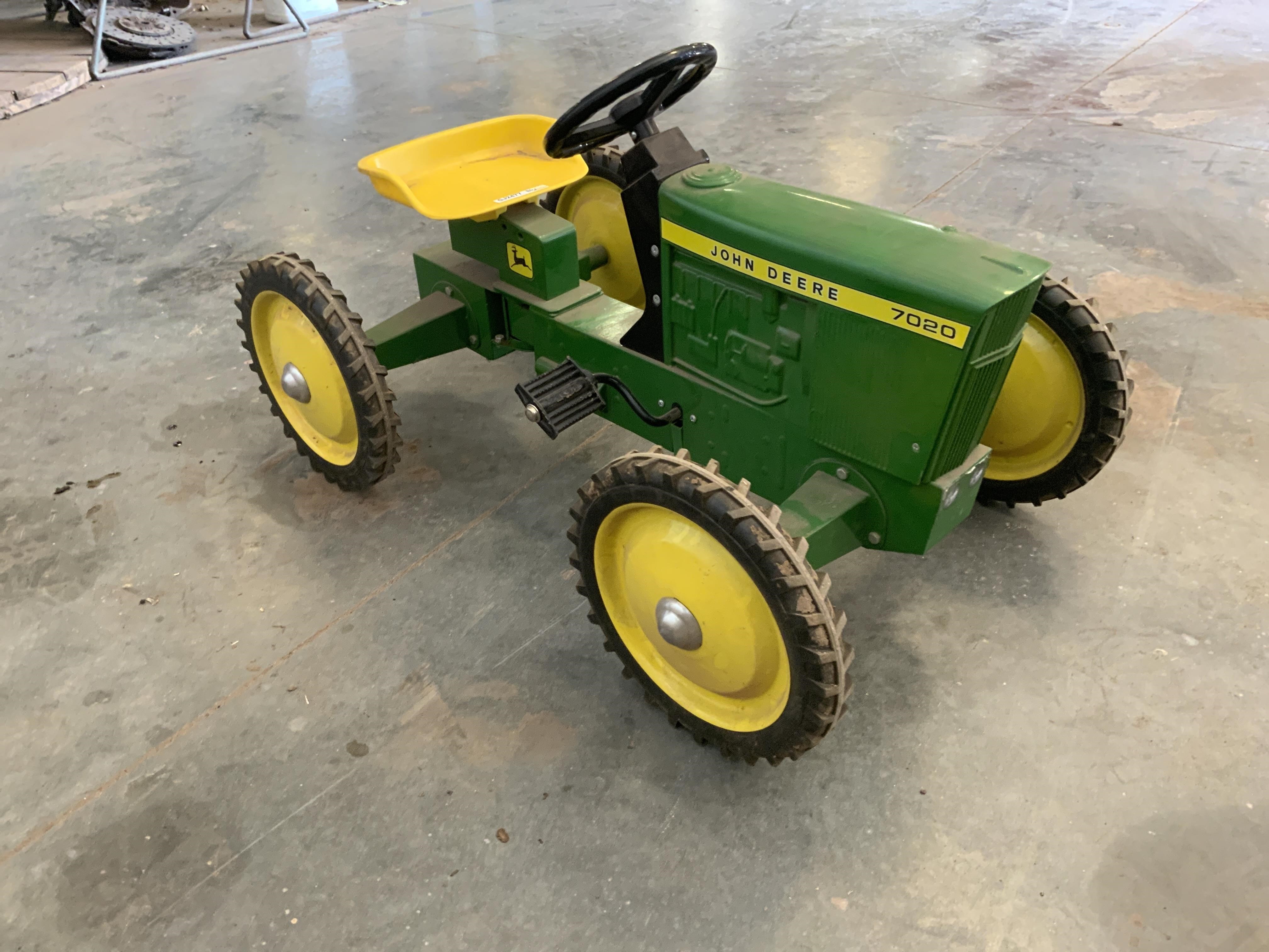 John deere 7020 sales pedal tractor for sale