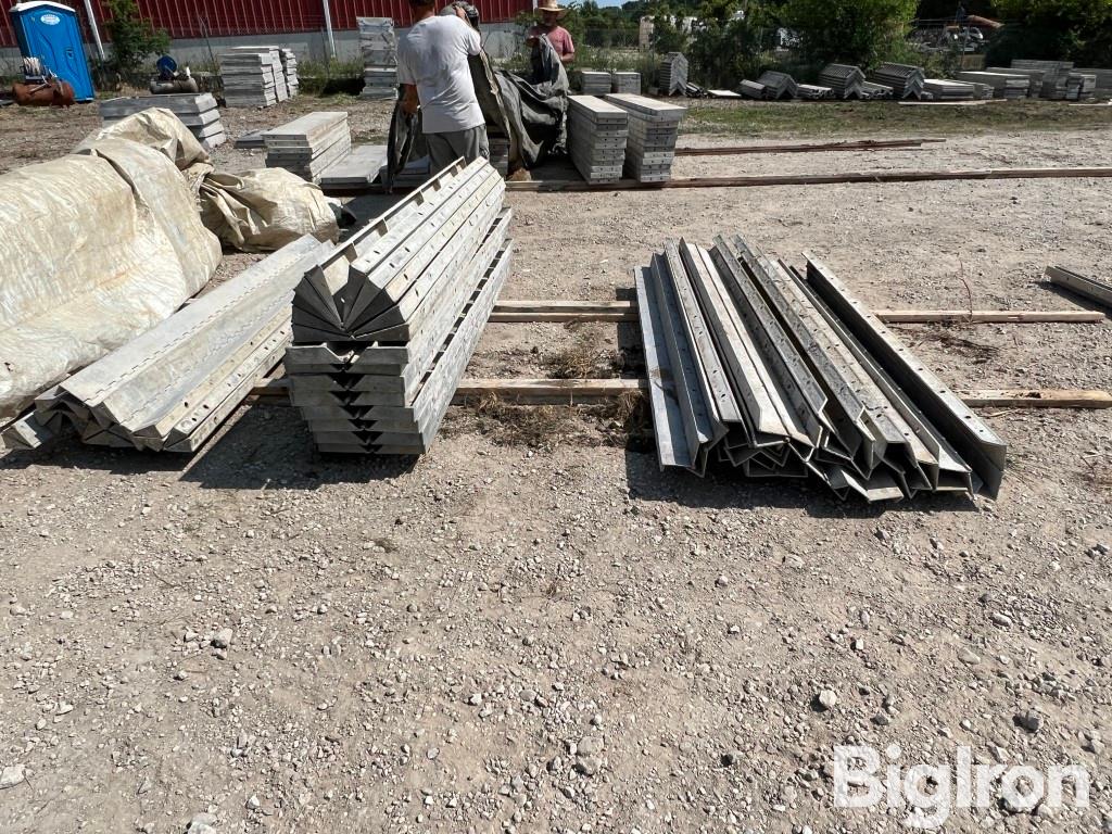 8' Hinge Corner Commercial Aluminum Concrete Forms BigIron Auctions