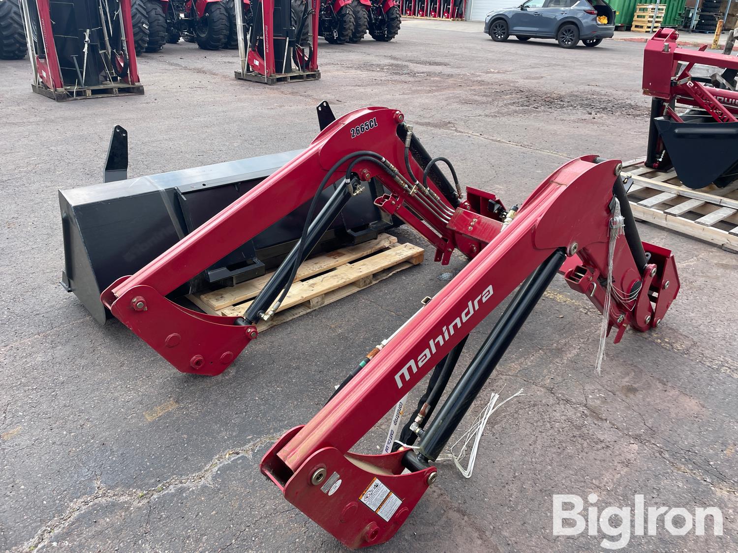 Mahindra 2665CL Loader W/78