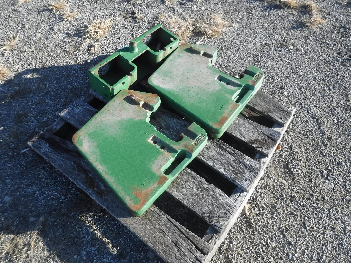 John Deere Front Suitcase Weights And Bracket Bigiron Auctions