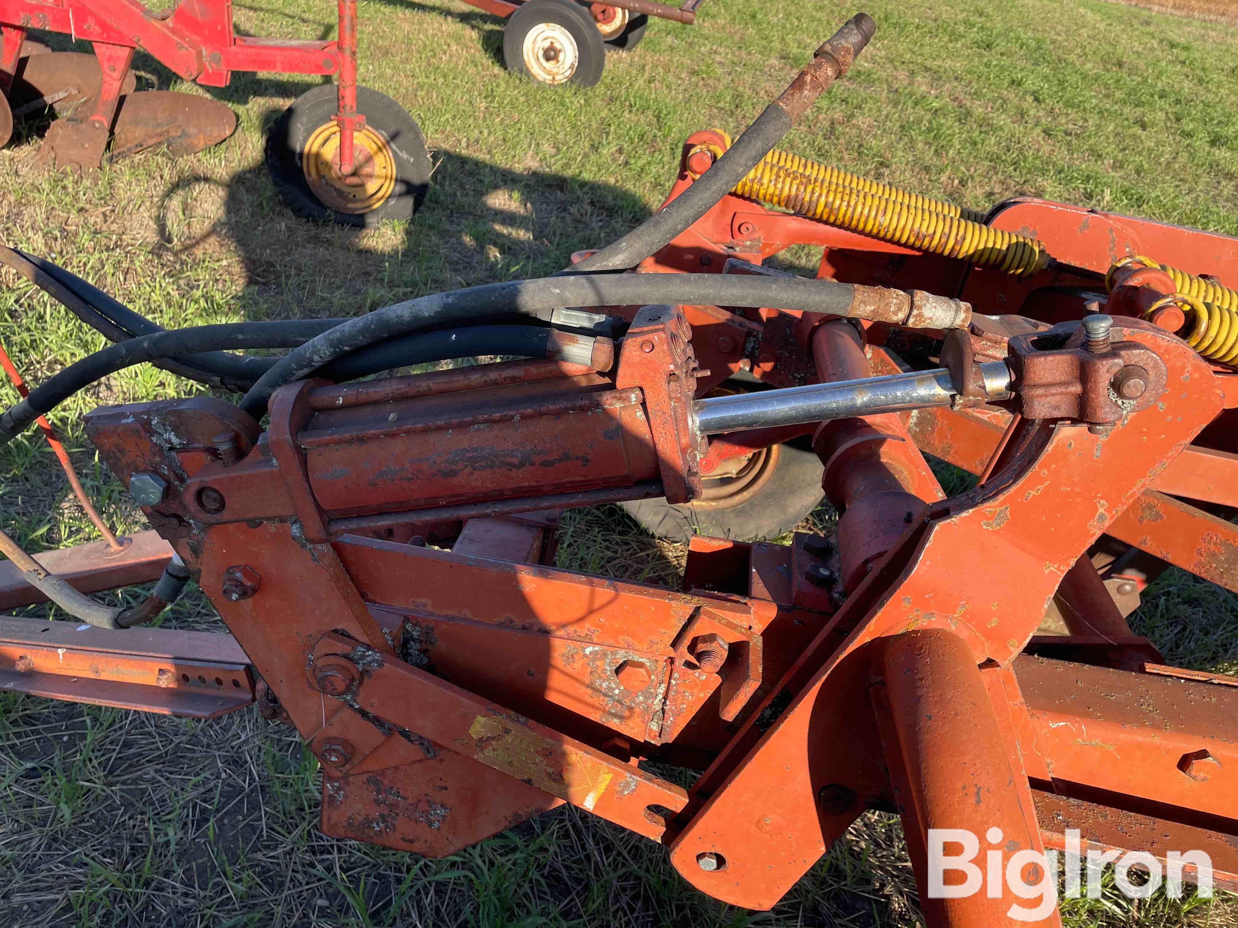 Melroe 911 6-Bottom Plow BigIron Auctions