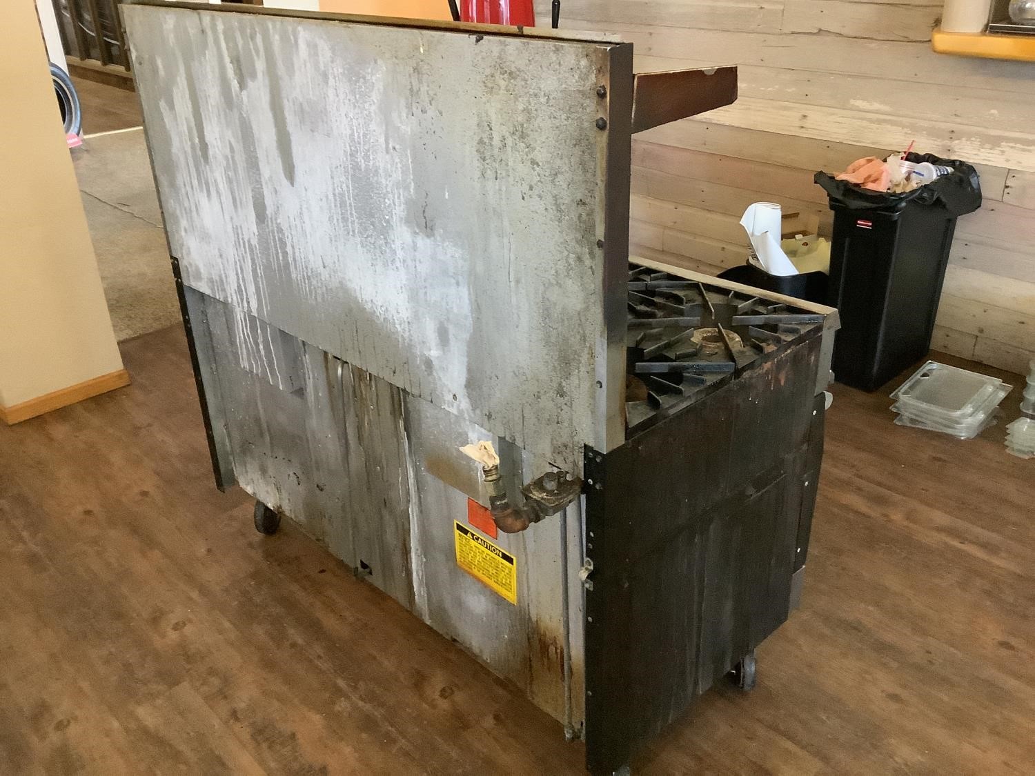 Vulcan Natural Gas Grill BigIron Auctions   Vulcan 3 3e819e4bcb62433dbf4377c02aebb7af 