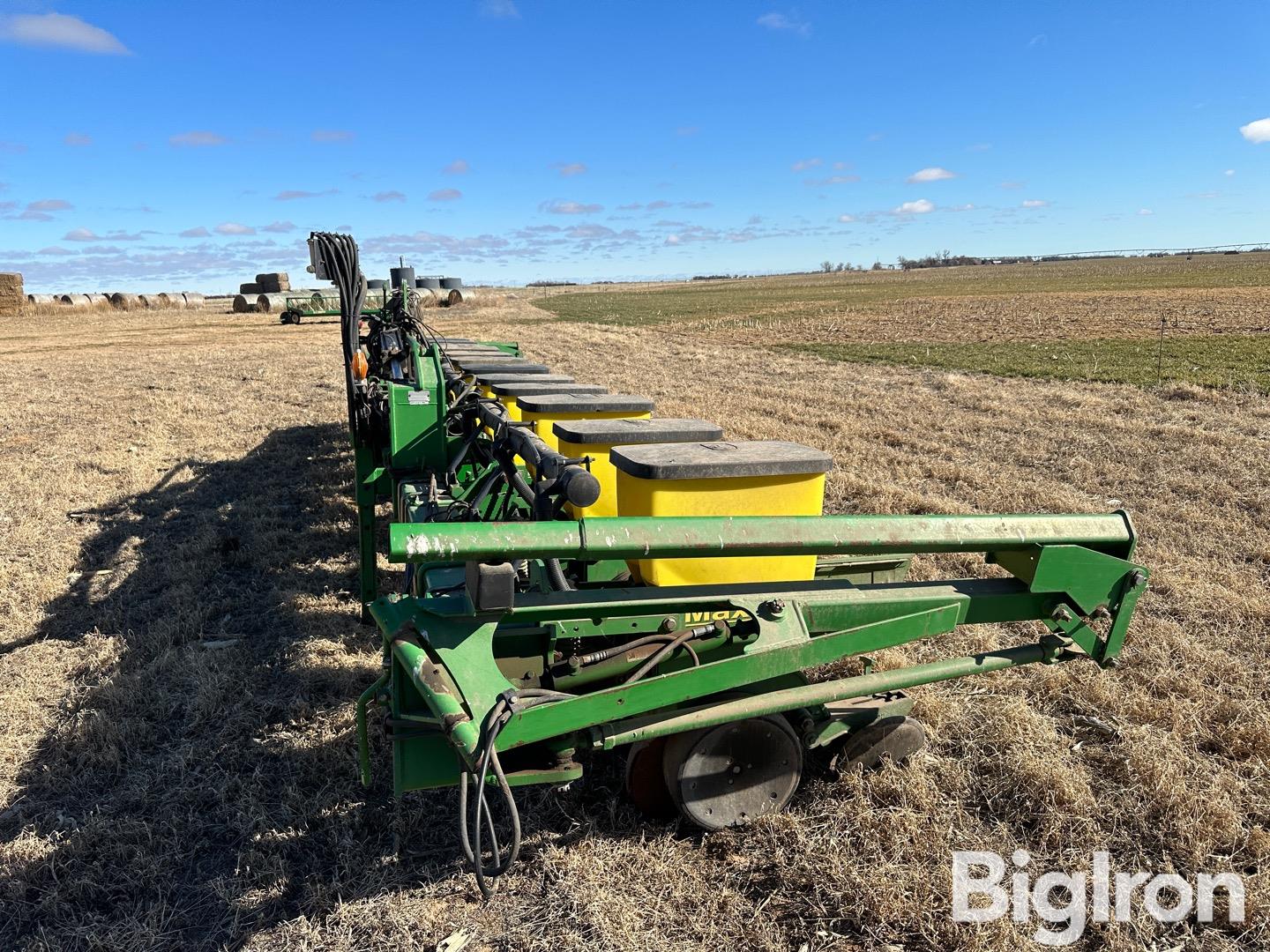 John Deere 1720 12r30 Planter Bigiron Auctions 2342