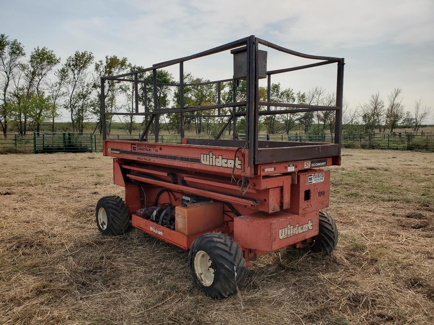 Economy SPL 2577 4A DF Scissor Lift BigIron Auctions   Economyspl 2577 4a Dfscissorlift 5306579e9782414199e22577d3d49be2 