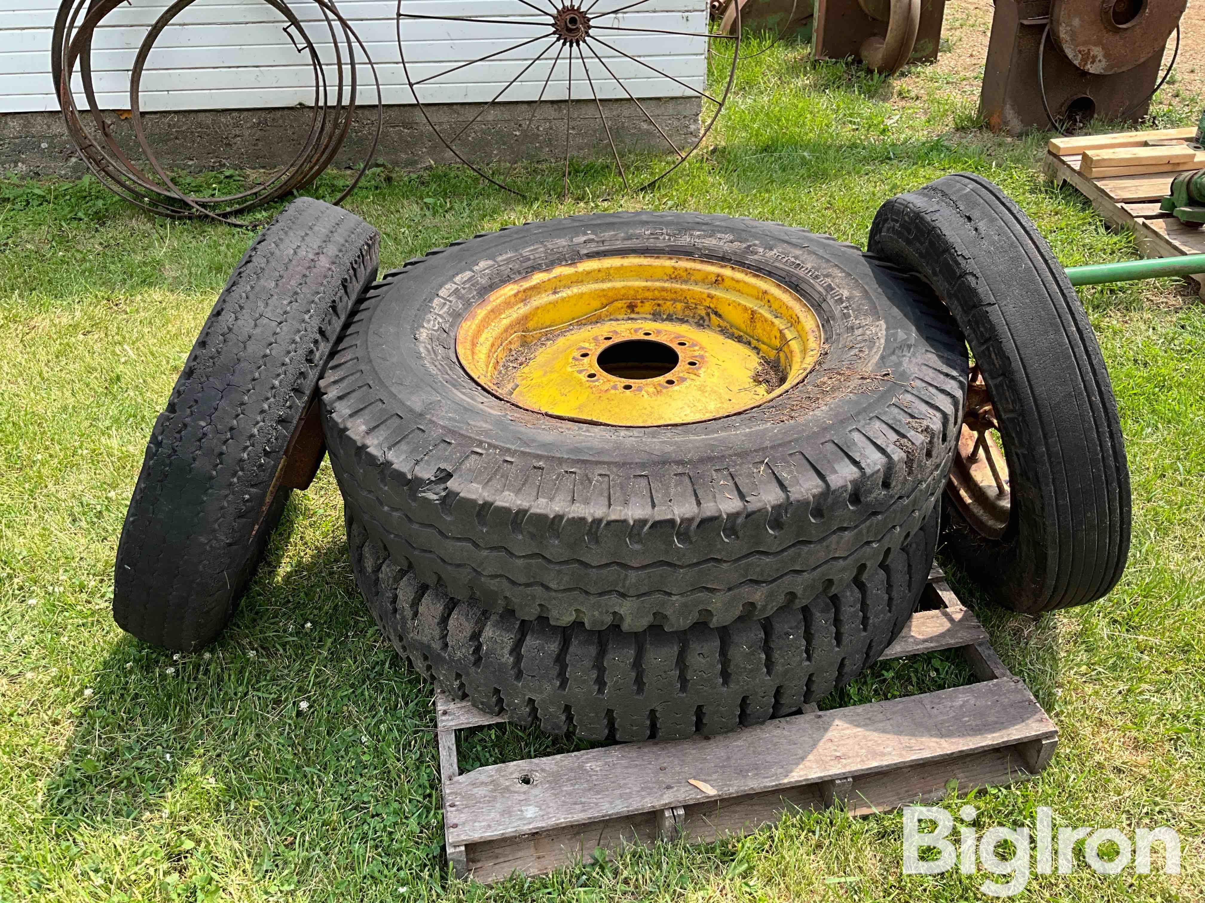 John Deere L/N Manure Spreader Tires & Rims BigIron Auctions