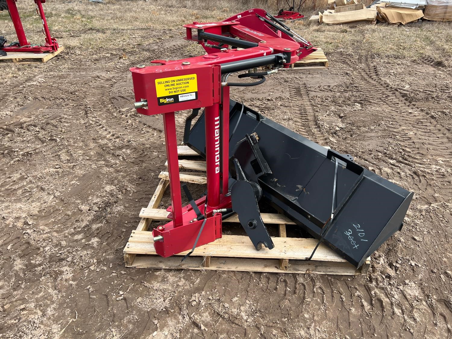 Mahindra 2538CL Loader W/66” Bucket BigIron Auctions