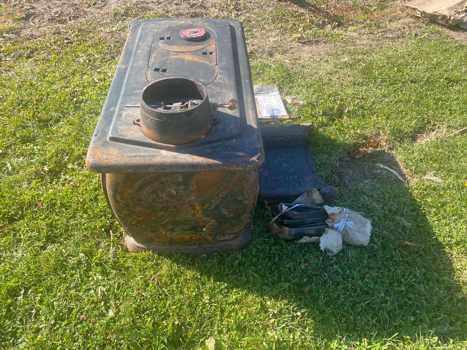 vogelzang-bx42e-box-wood-stove-bigiron-auctions