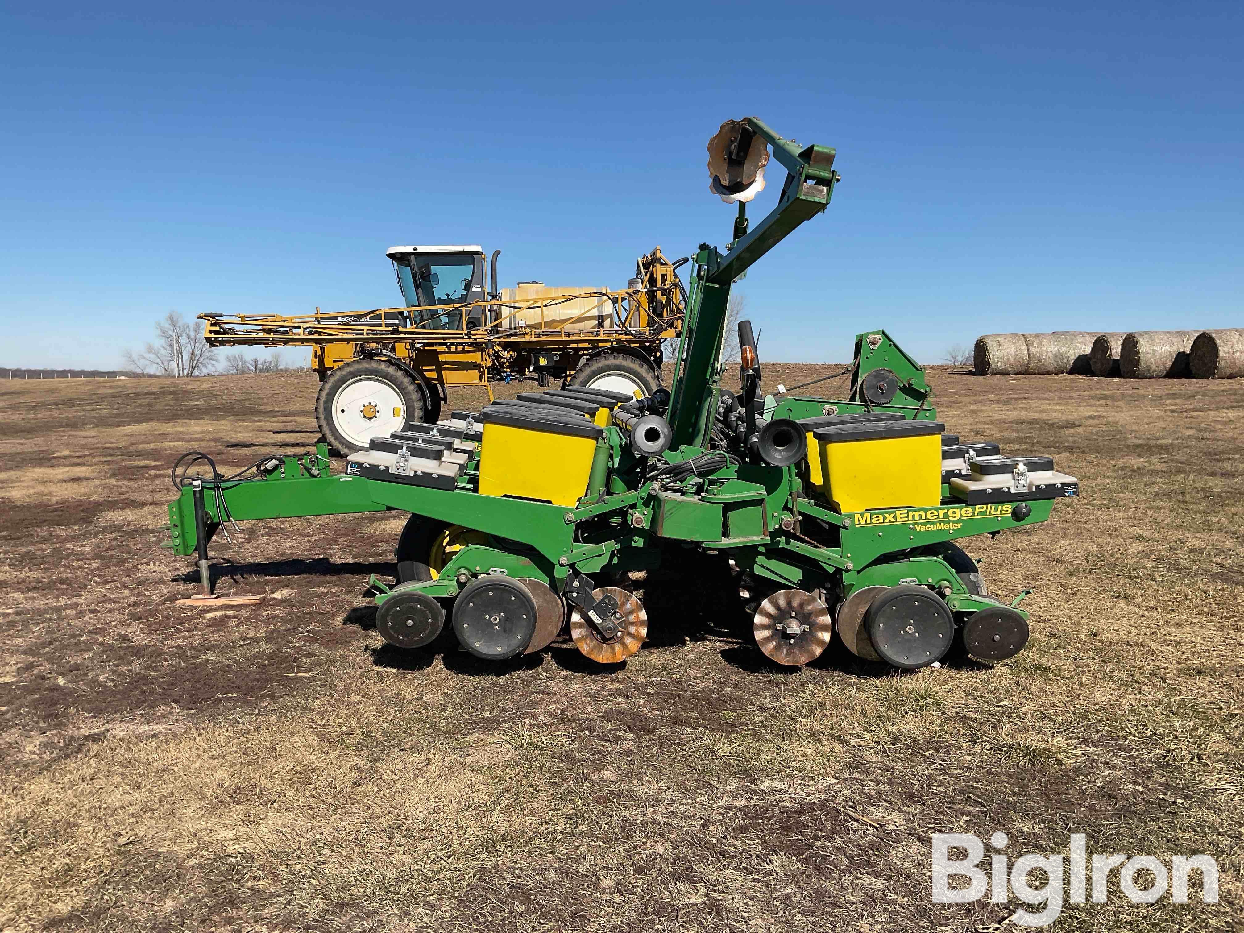 John Deere 1760 Max Emerge Plus 12r30 Planter Bigiron Auctions 5463