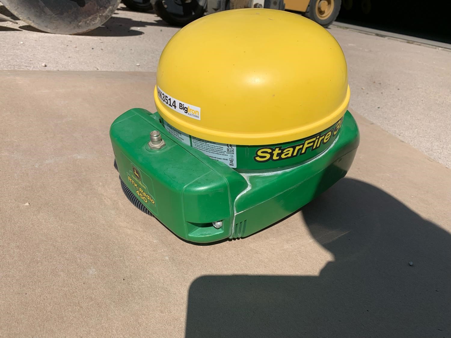 John Deere StarFire 3000 Receiver (Globe) BigIron Auctions