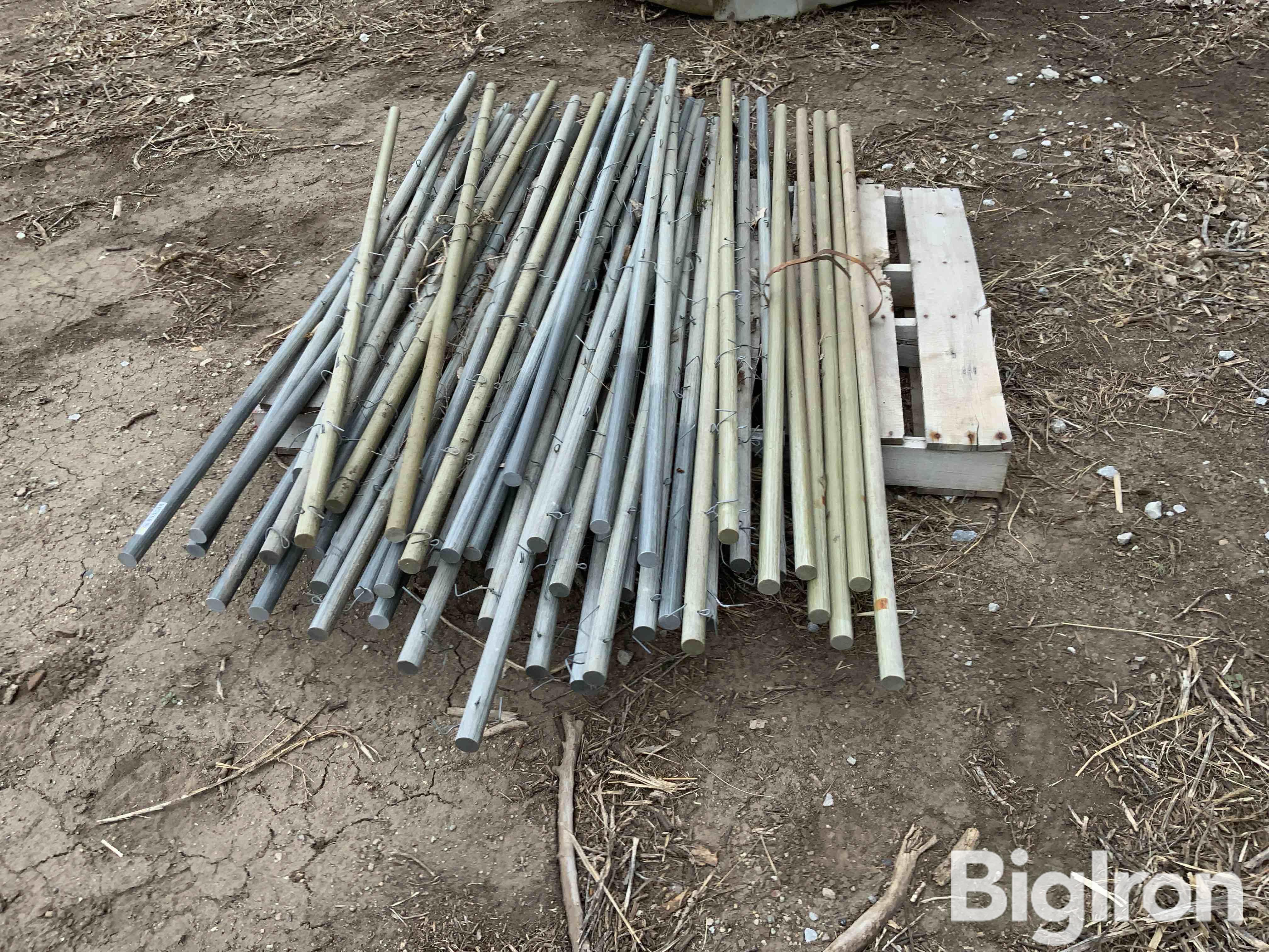 Fiberglass High Tensile Posts BigIron Auctions