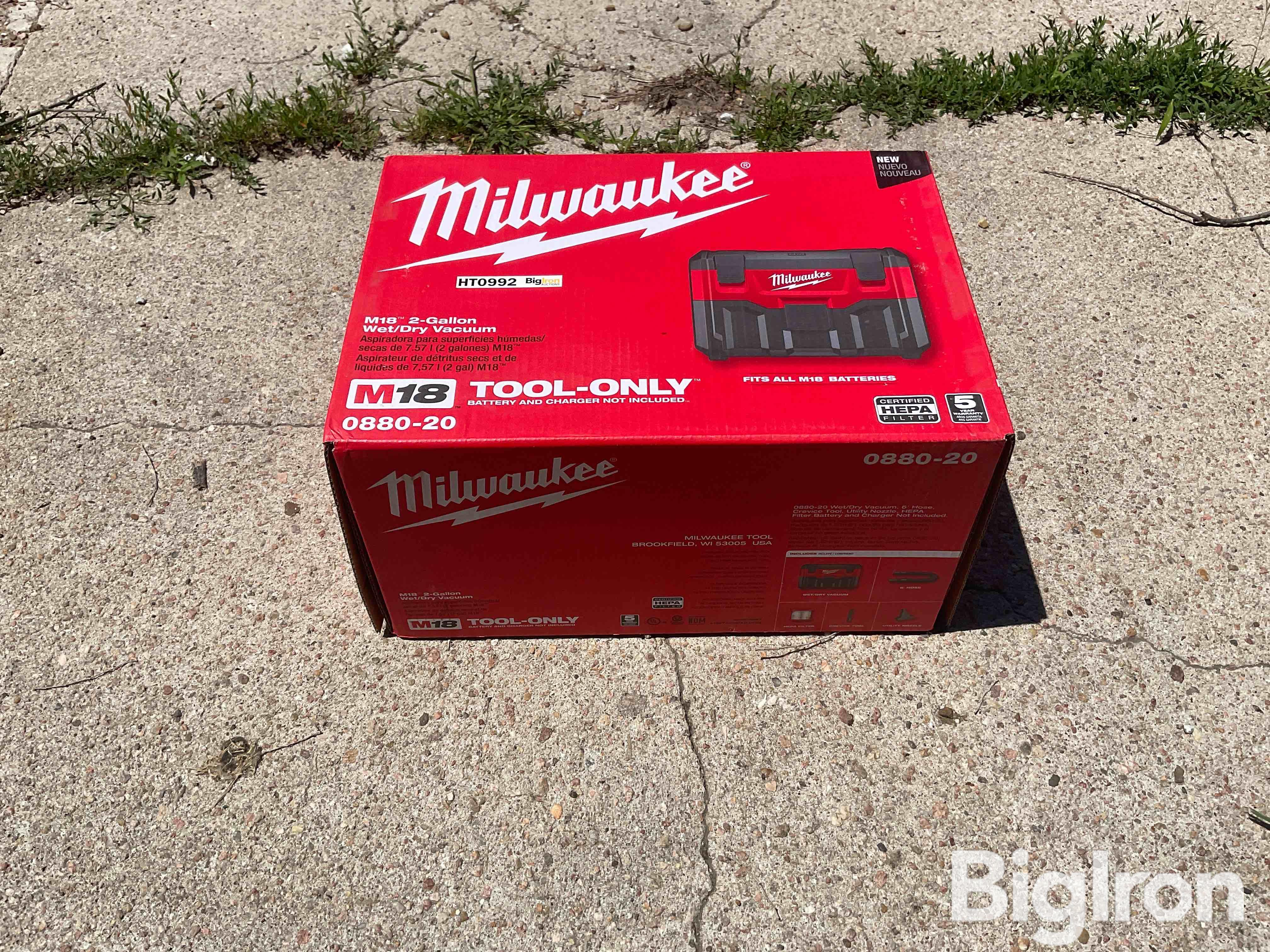 Milwaukee 2 gallon wet best sale dry vacuum