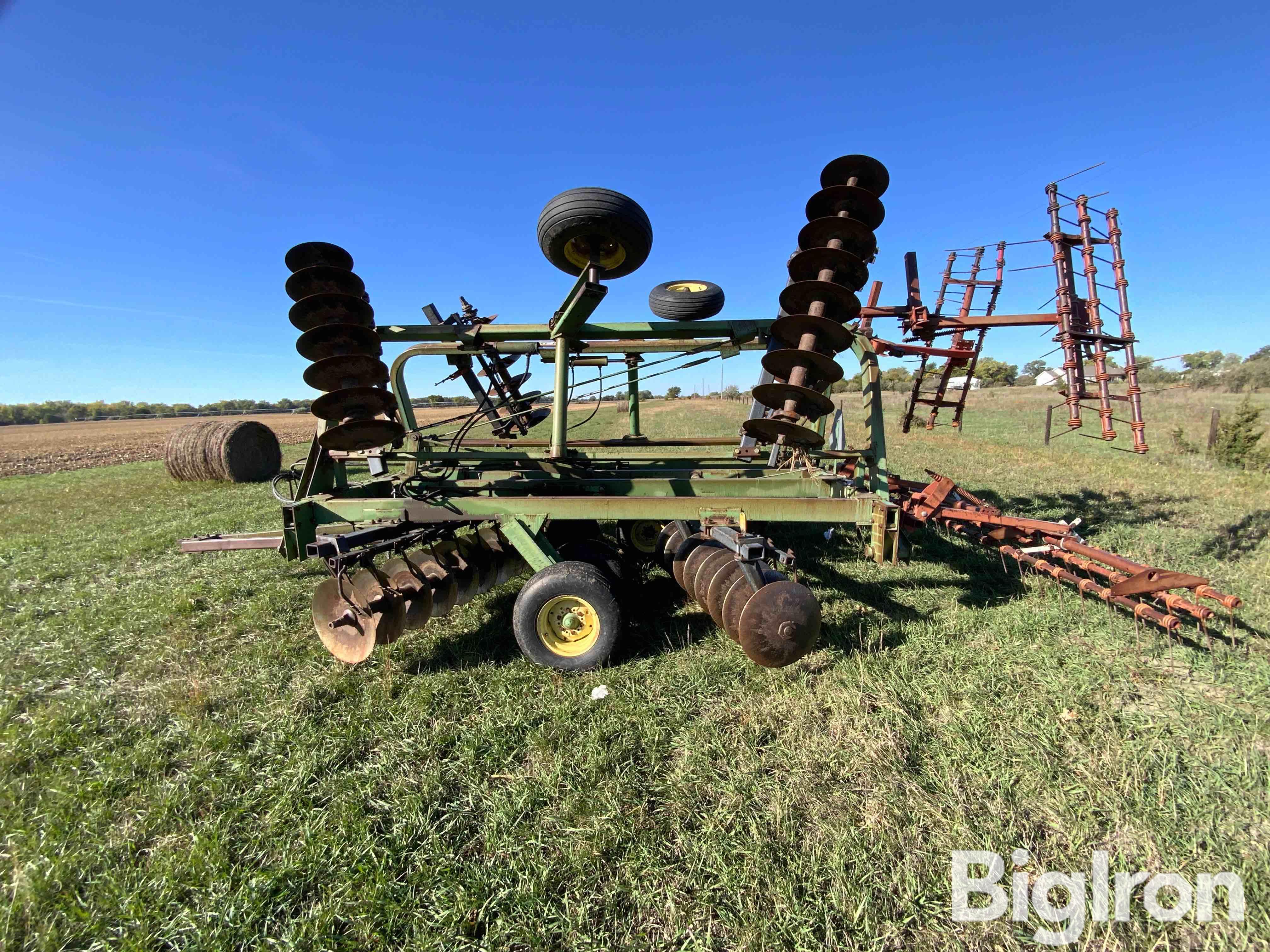 John Deere 10-235 22' Disk BigIron Auctions