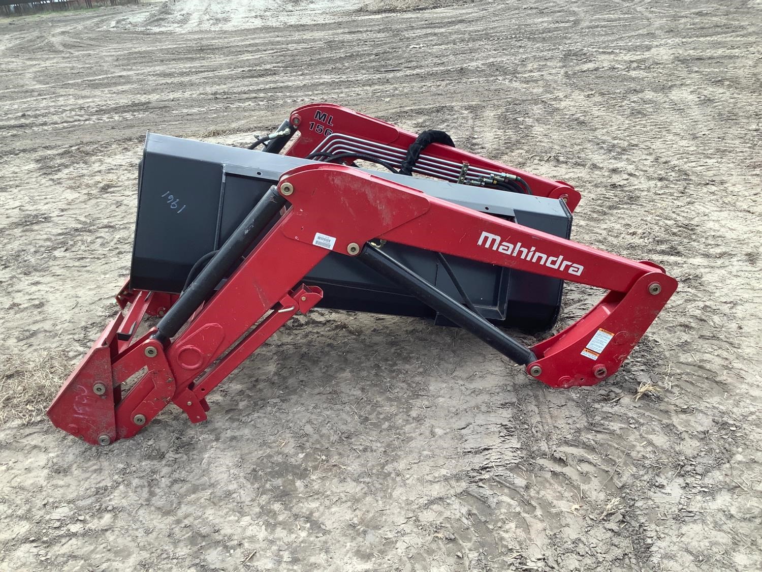 Mahindra Ml156 Loader W 66” Bucket Bigiron Auctions