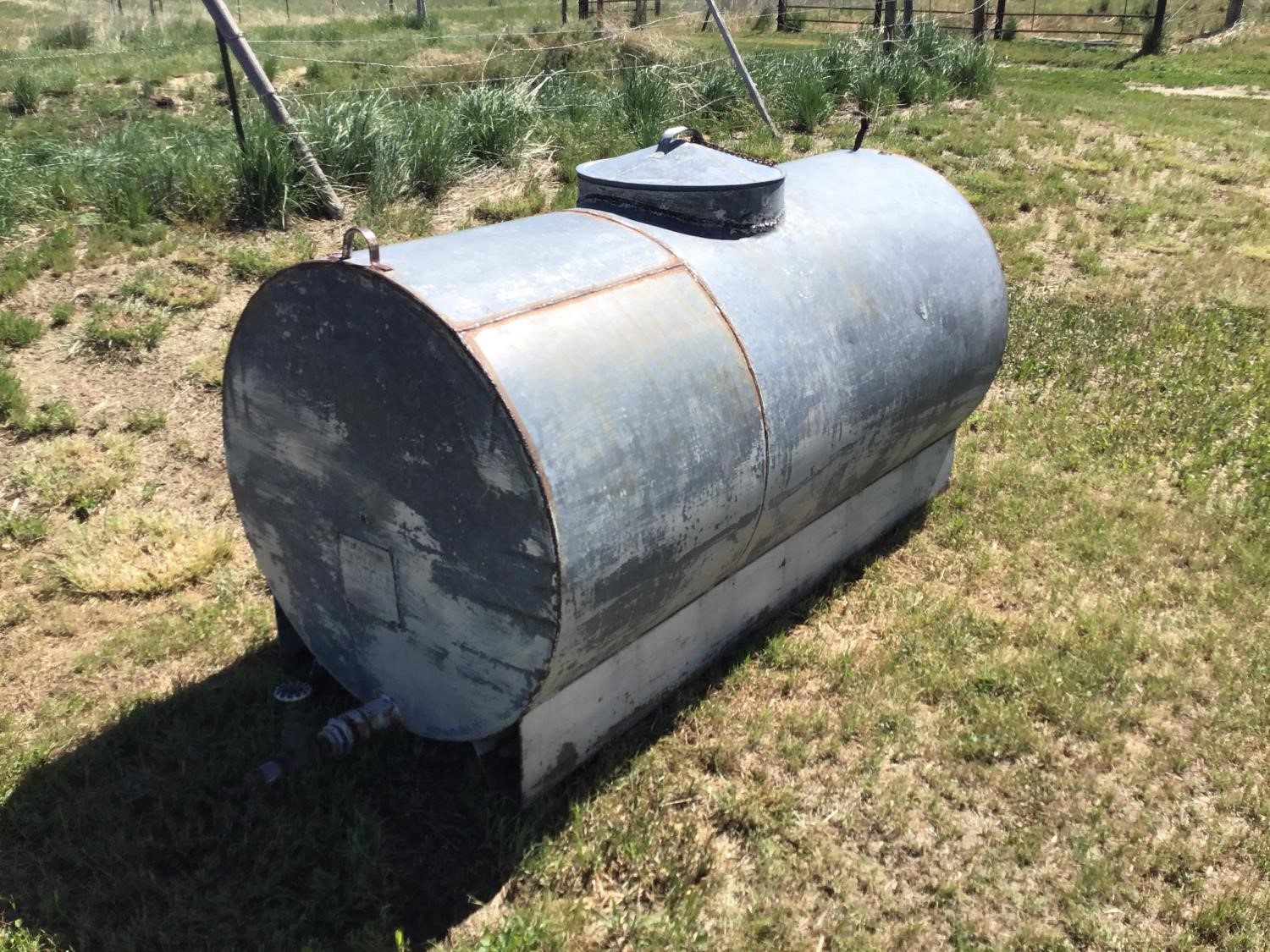 Eaton 300-Gallon Water Tank BigIron Auctions