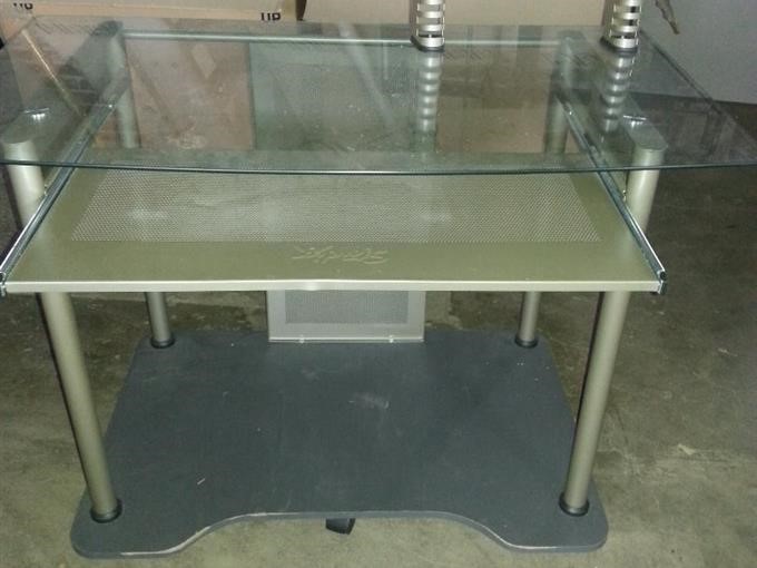 Studio rta desk deals glass