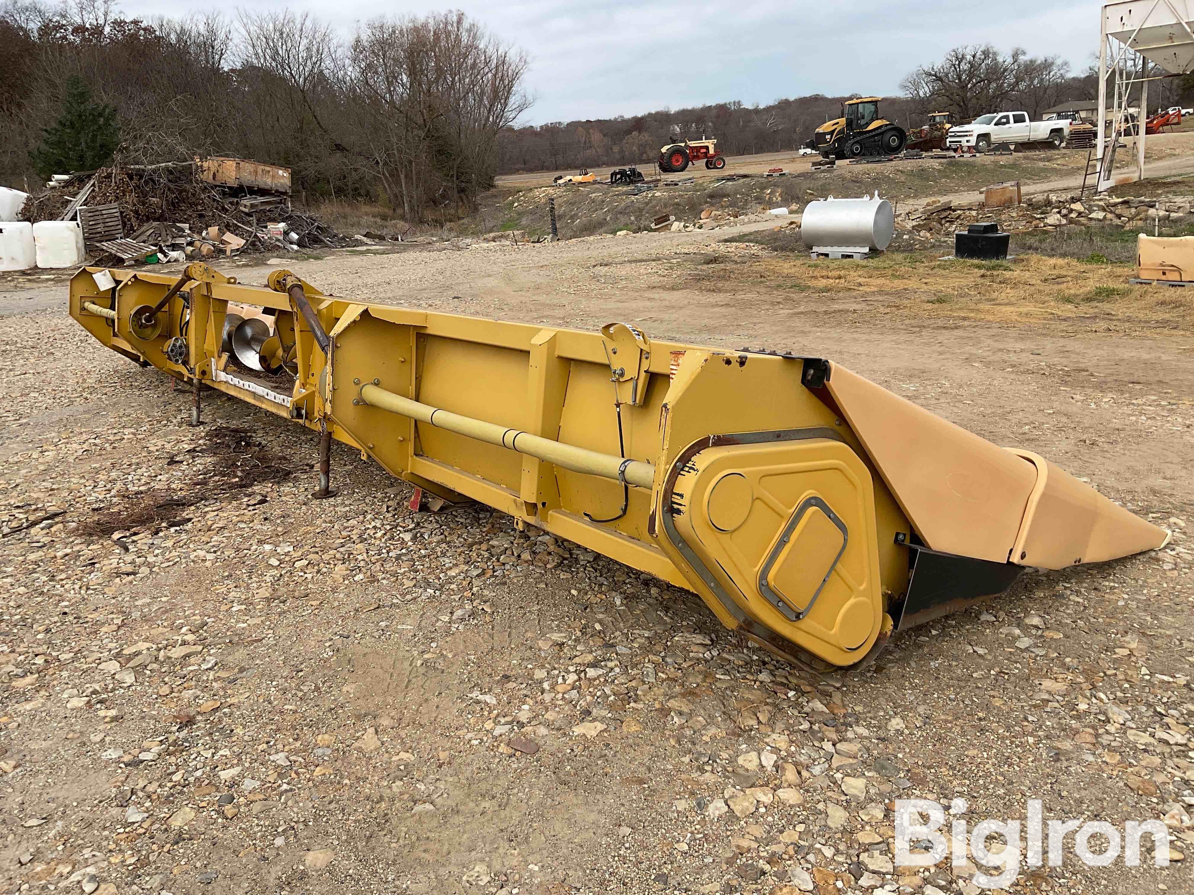 Caterpillar 512-30 12 Row Corn Head BigIron Auctions