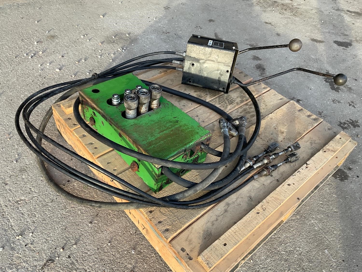 John Deere Hydraulic Loader Valve & Joystick Control BigIron Auctions