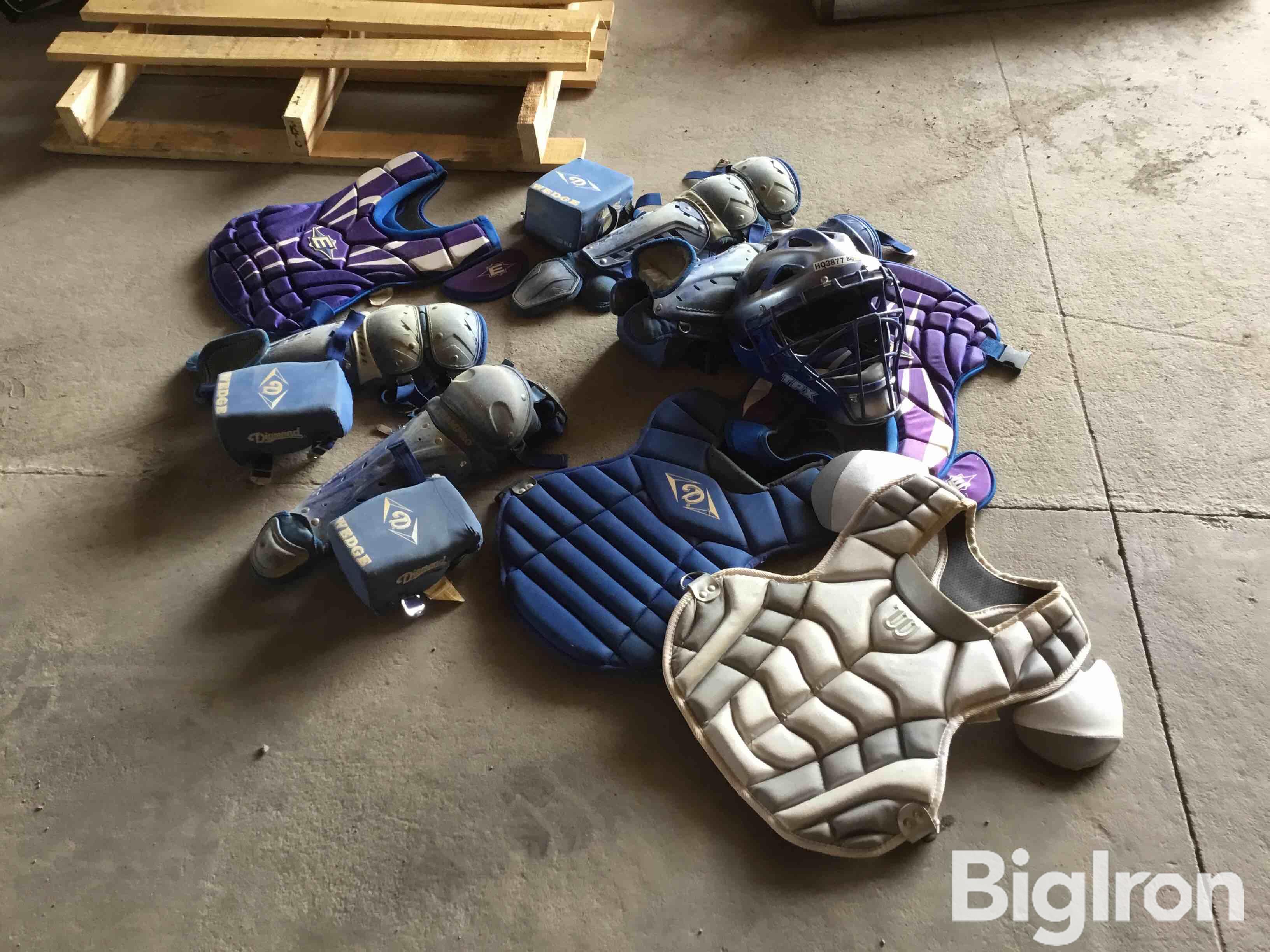 little-league-catchers-equipment-bigiron-auctions