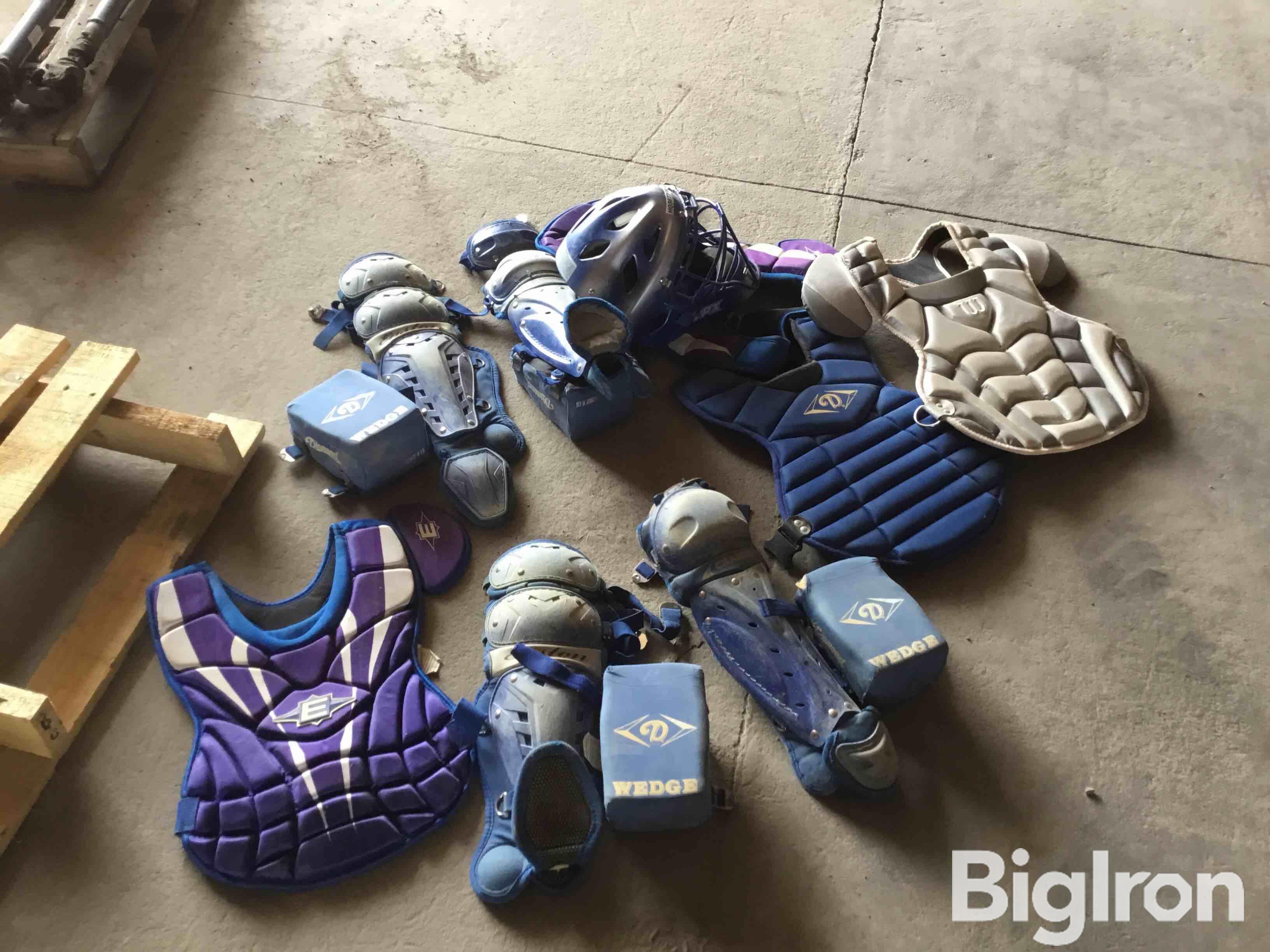 little-league-catchers-equipment-bigiron-auctions