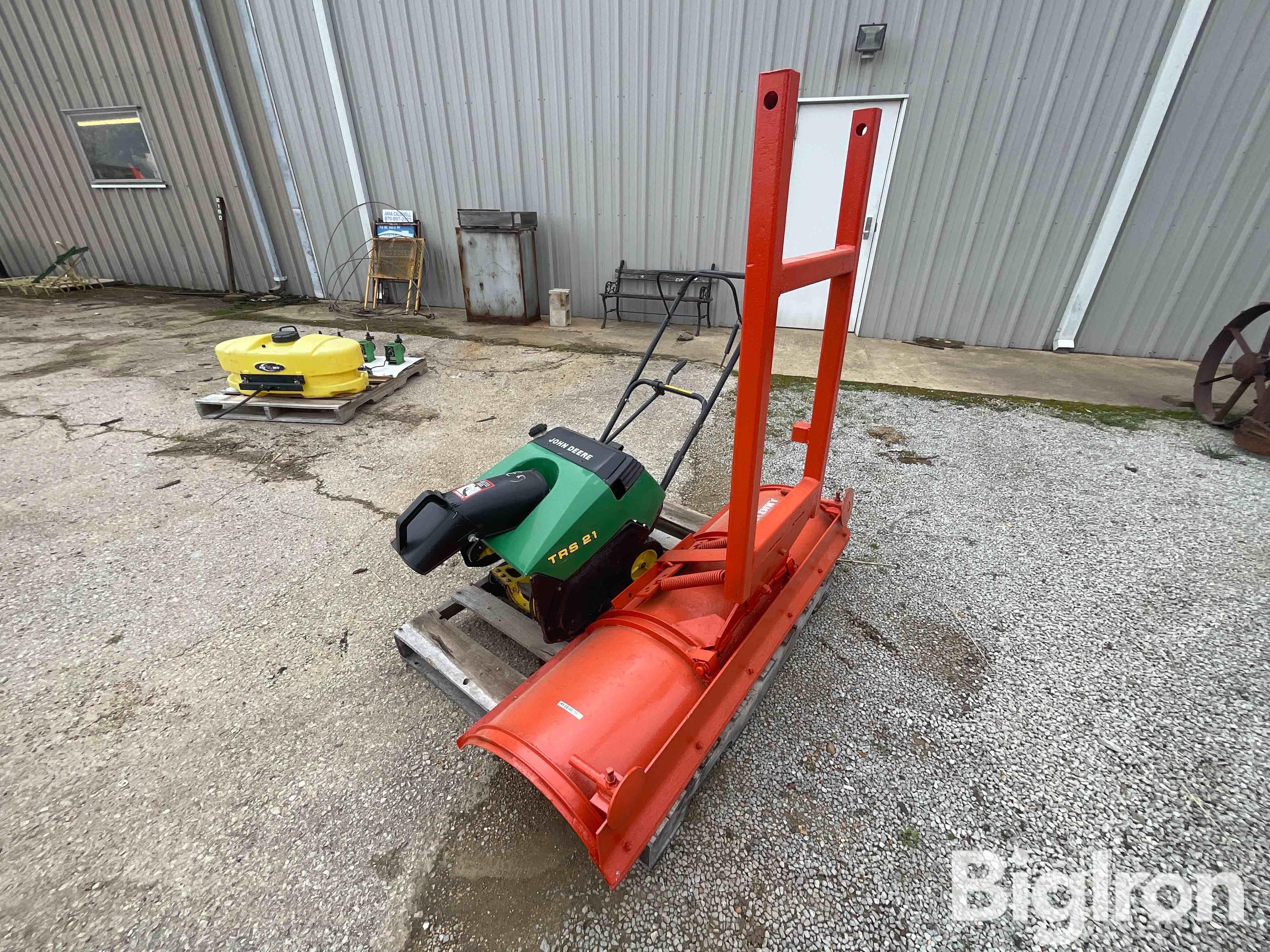 John Deere TRS 21 Snow Blower & McClenny 60