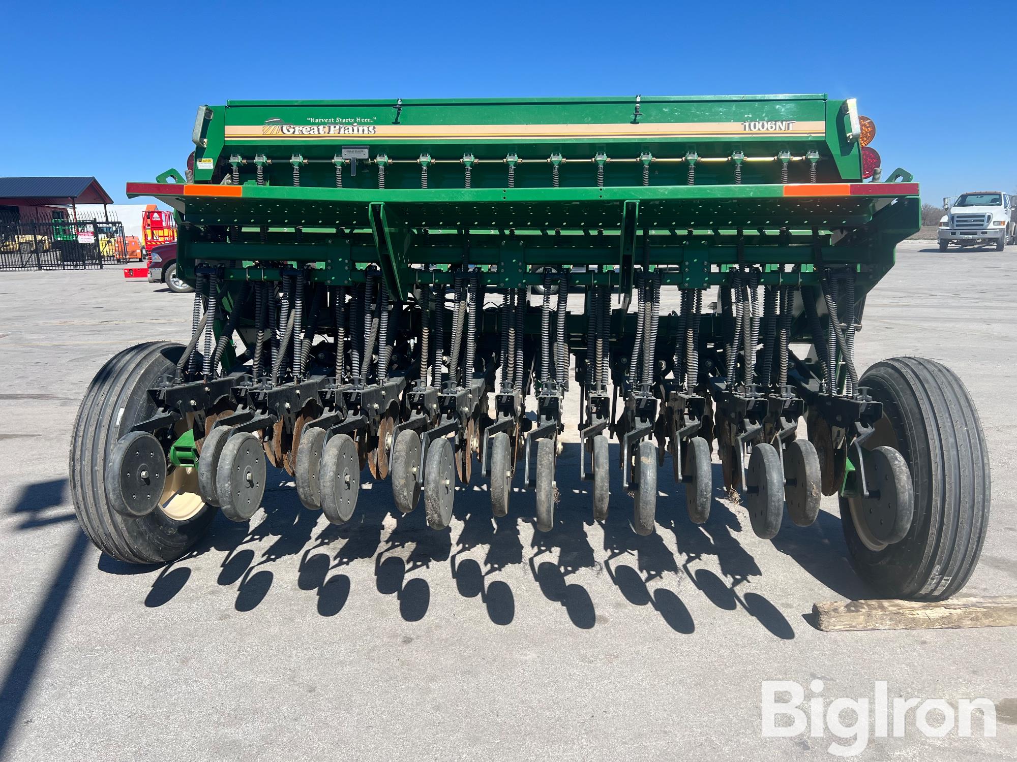 2015 Great Plains 1006NT-1575 10' End Wheel No-Till Compact Drill ...